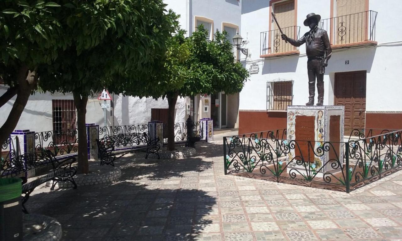 Morales Almogia